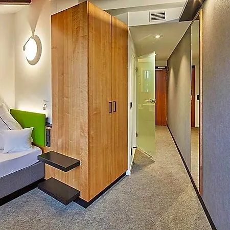 Naafs-haeuschen 4*