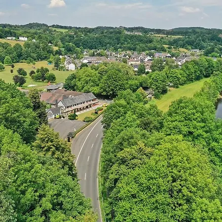 Naafs-haeuschen Отель Ломар