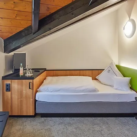 Naafs-haeuschen 4*